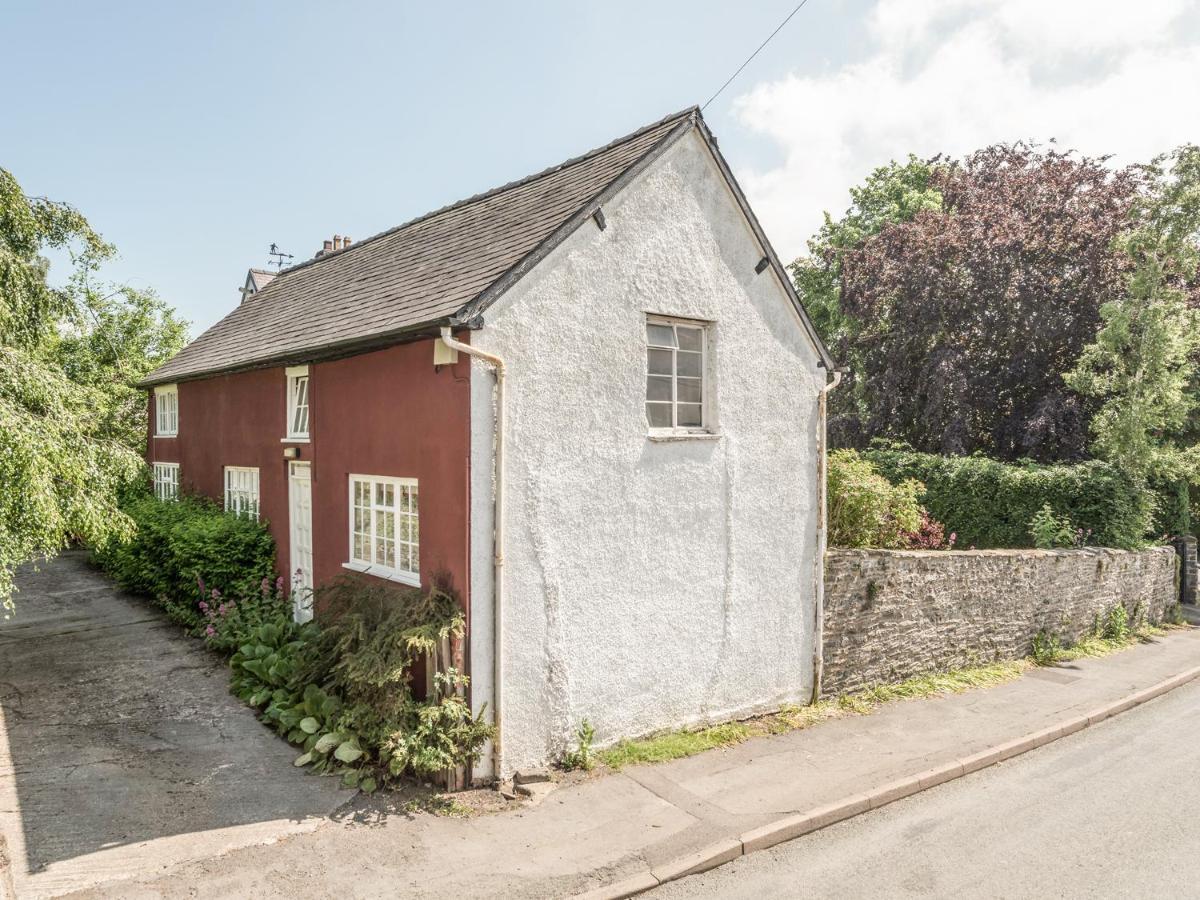 The Old Schoolhouse And Cottage Bishop's Castle Exteriör bild